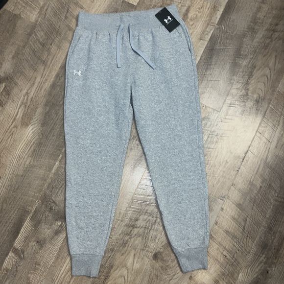 Woman's Under Amour Gray Sweatpants Joggers NWT Medium - Picture 1 of 3